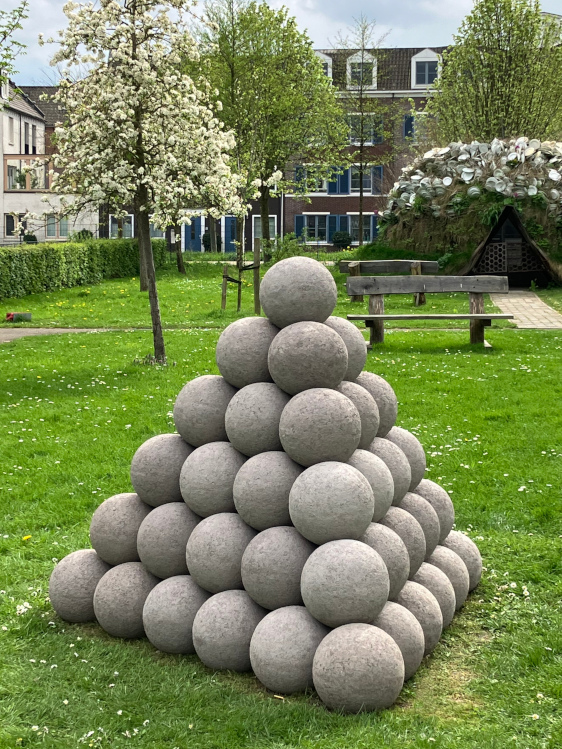 tetrahedron with 56 giant seed bombs